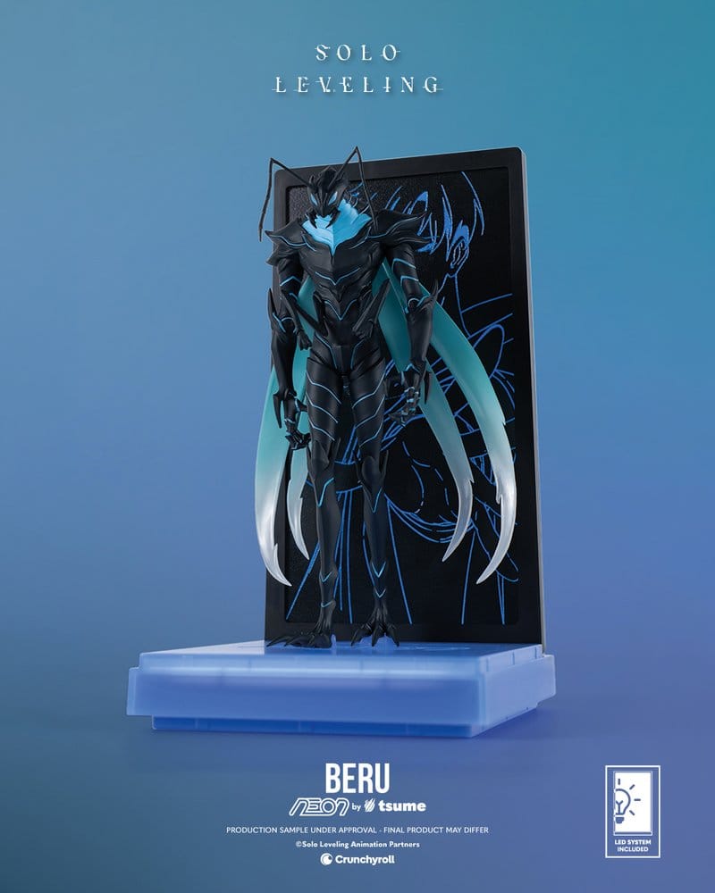 Beru Figur aus Solo Leveling von Tsume Art in seitlicher Schrägansicht mit langen Fühlern und türkis-weißen Flügeln.